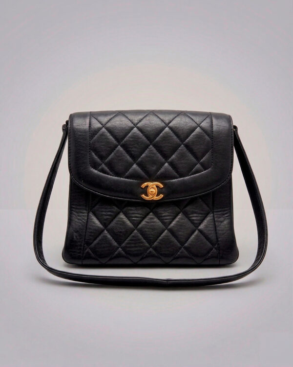 Bolso Chanel Vintage Black Lambskin Diana Flap
